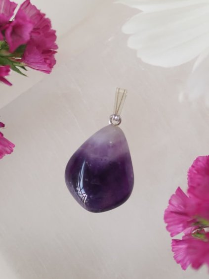 10 Stribrny privesek Ametyst