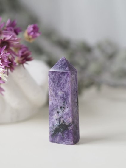 31 Caroit obelisk